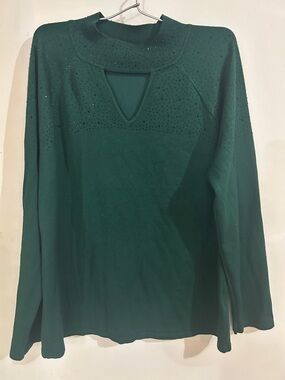 Cable & Gauge Dark Green Embellished V-Neck Sweater